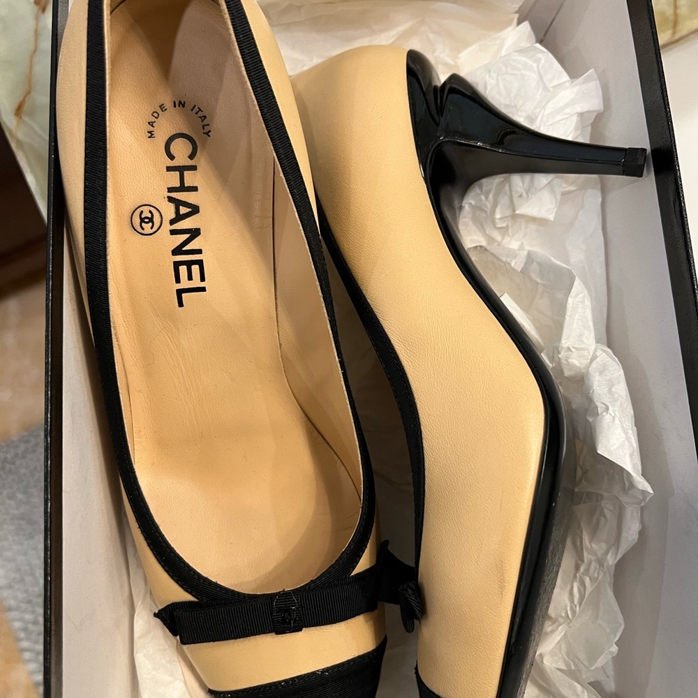 Chanel Cream and Black Heels Timeless Elegance